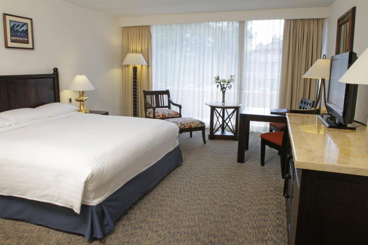 Marriott Puebla Hotel Meson Del Angel Экстерьер фото