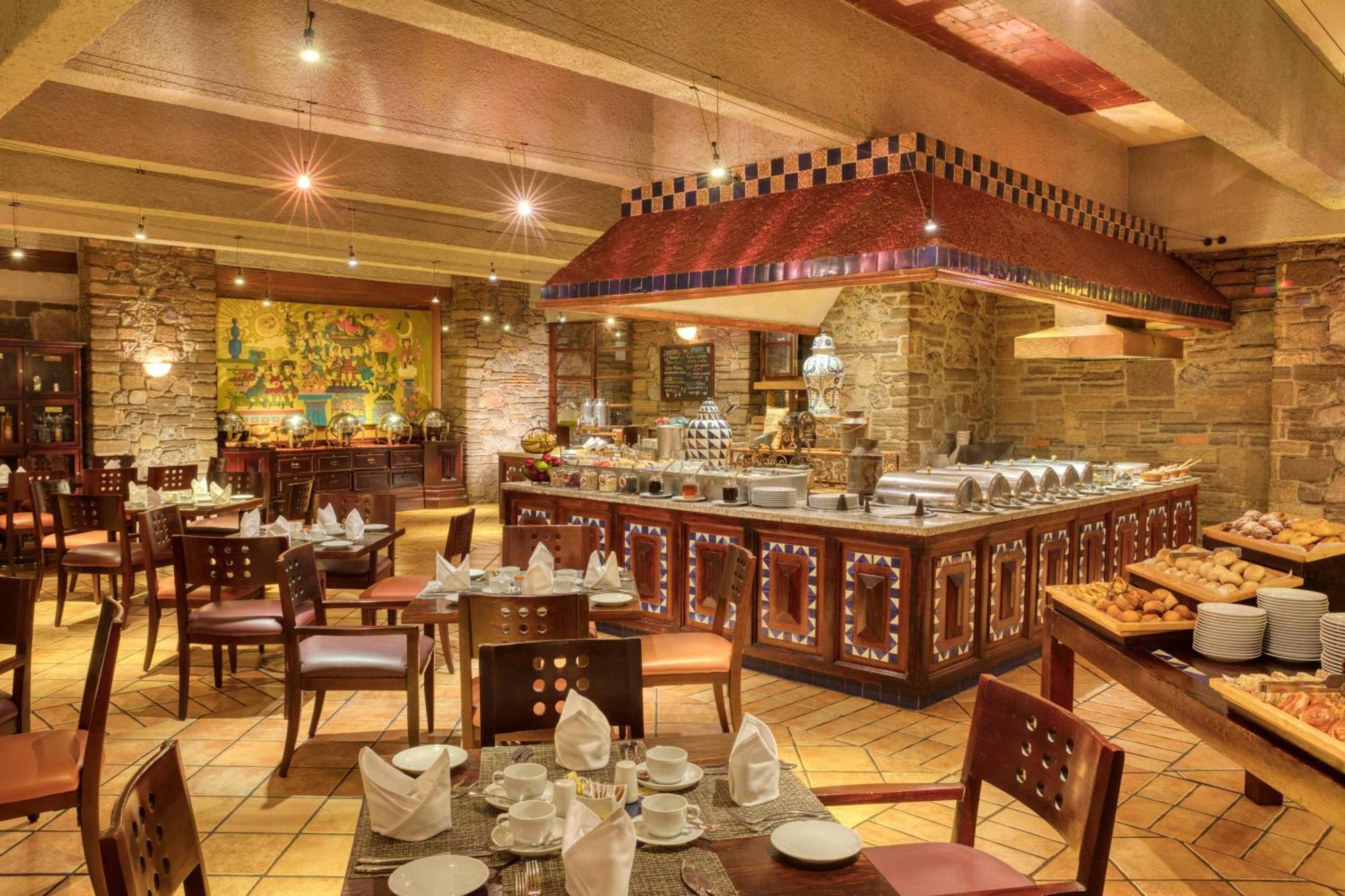 Marriott Puebla Hotel Meson Del Angel Экстерьер фото